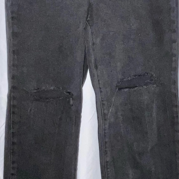 Old Navy Women’s Faded Black Hi-Rise O.G. Loose Fit Ankle Jeans - Picture 4 of 6